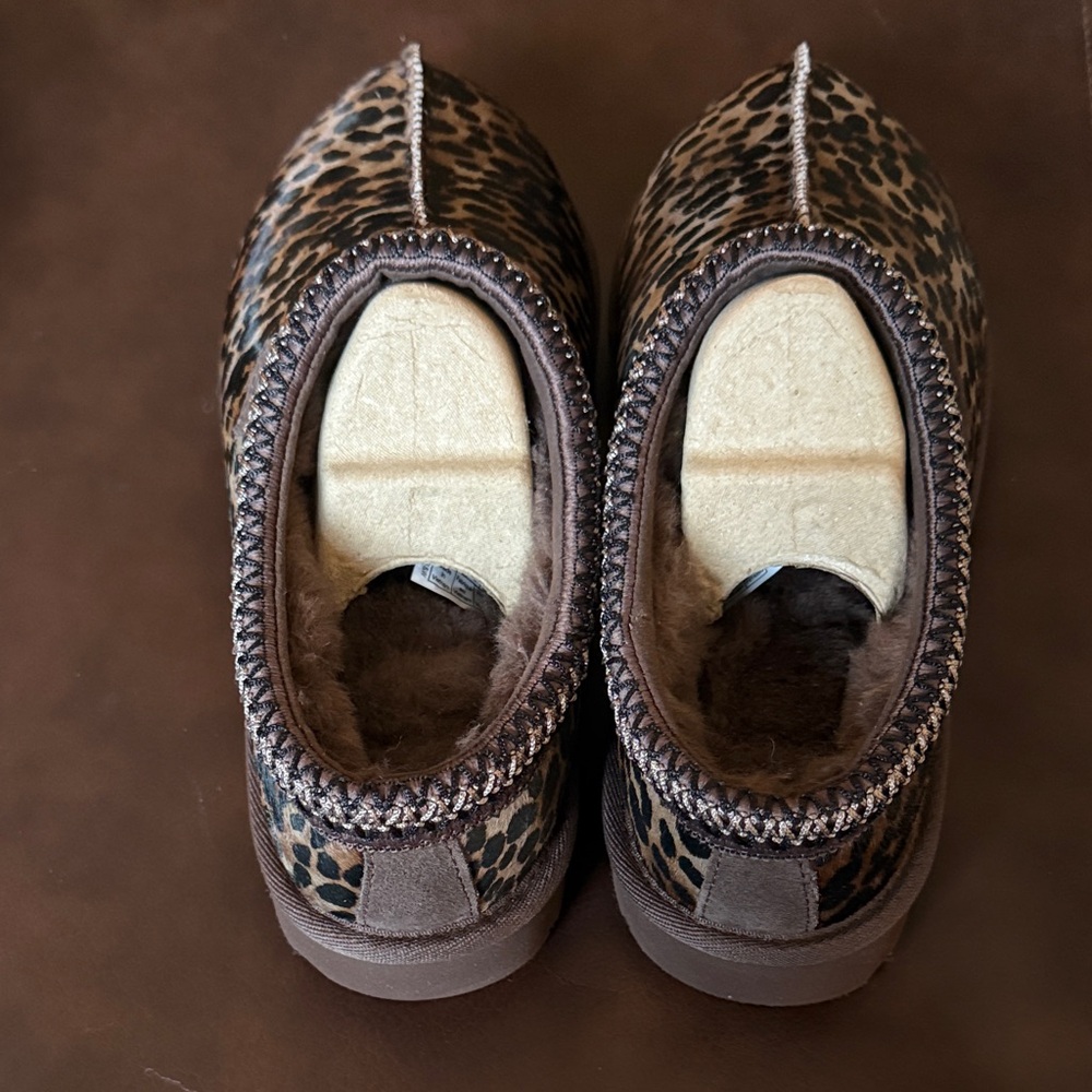 Leopard Print Uggs - Picture 3 of 4